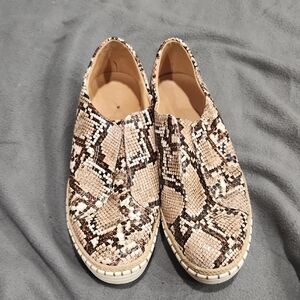 J Slides Beige Leather Slip-On Shoes